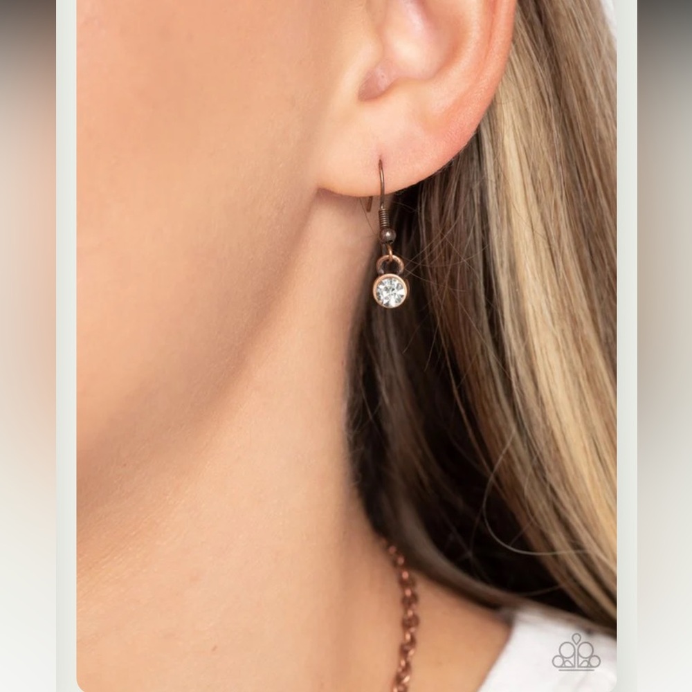 💎🧡💎 “OVER THE TEARDROP” COPPER NECKLACE ~ PAPARAZZI❗️ ADJUSTABLE❗️ 💎🧡💎 - Picture 3 of 5